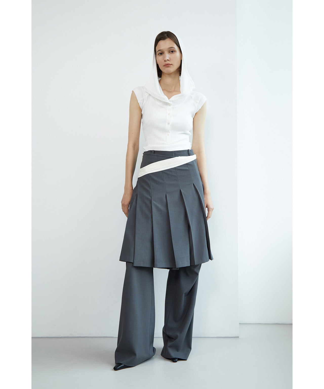 LOW CLASSIC Schmales Ripptop mit Kapuze, 2 Farben