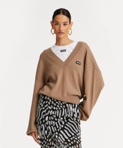 ROTATE Leichter Strickpullover mit V-Kragen